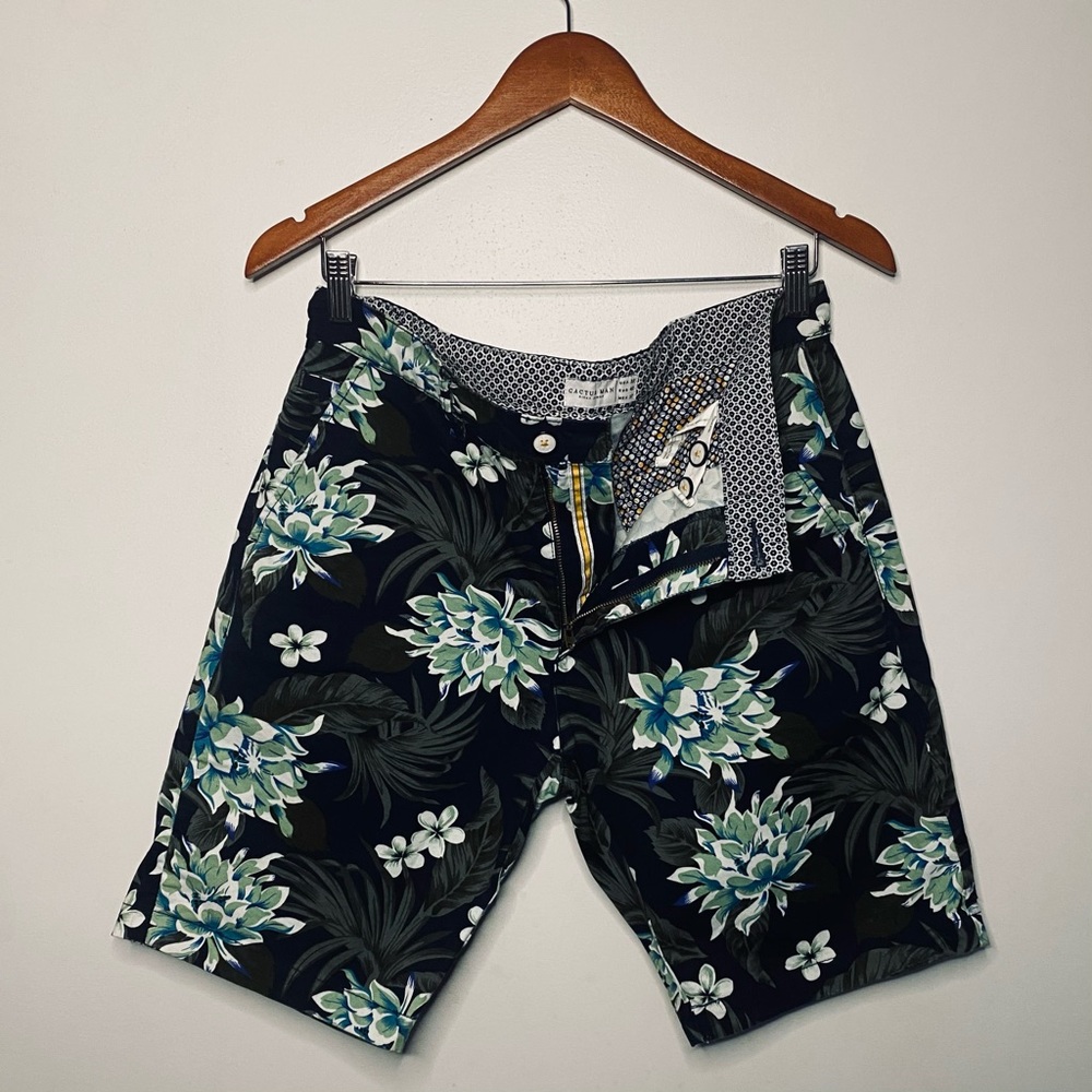 Cactus Man Tropical Floral Shorts | 32 Waist
